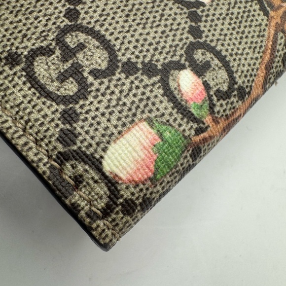 Gucci GG Supreme Tian Cluth - Picture 5 of 10